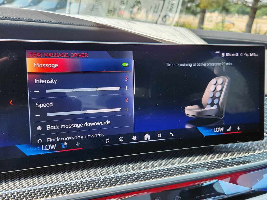 Used 2025 BMW 760i xDrive w/ Executive Package AWD/4WD image 25