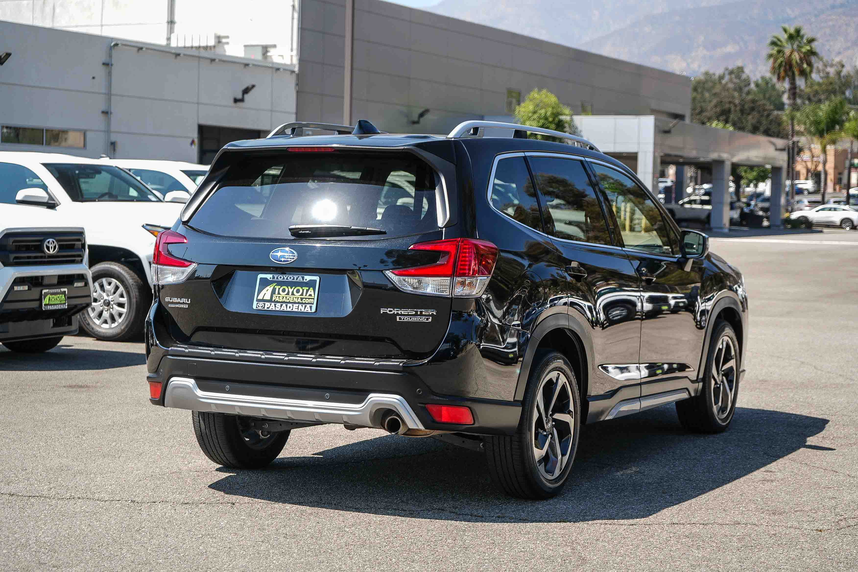 Used 2024 Subaru Forester Touring w/ Convenience Package AWD/4WD image 6