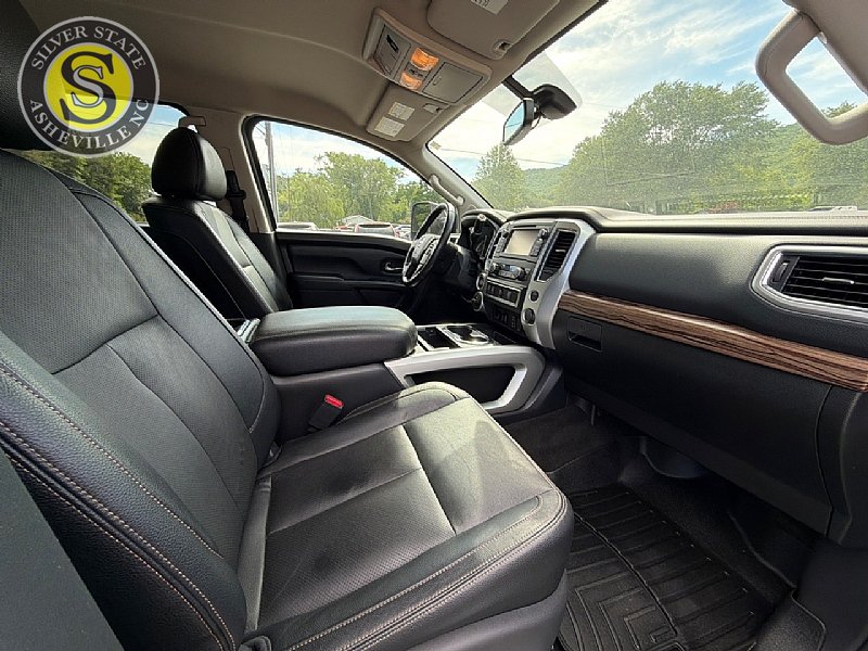 Used 2018 Nissan Titan SL w/ Chrome Package AWD/4WD image 15