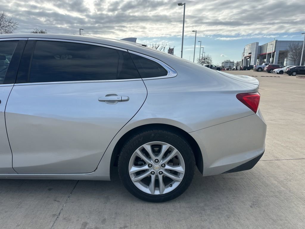 Used 2017 Chevrolet Malibu LT image 6