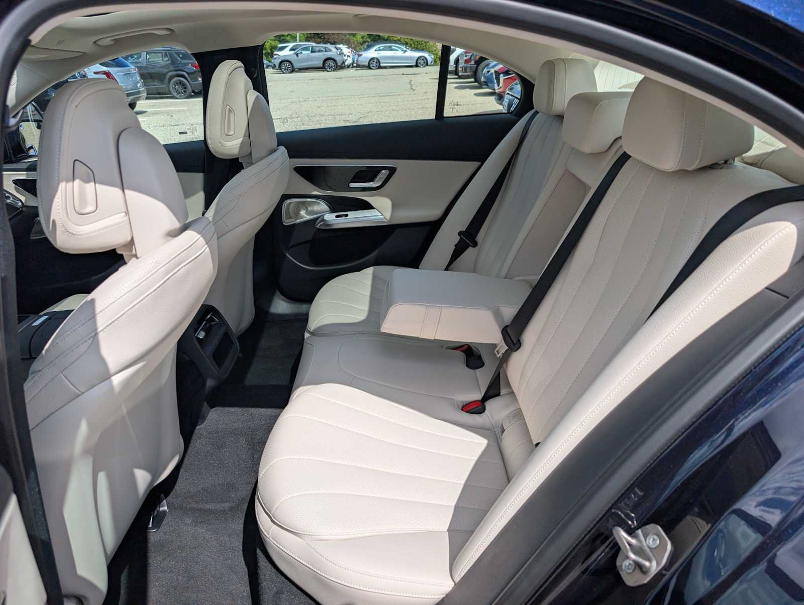 New 2027 Mercedes-Benz E 350 4MATIC Sedan image 19
