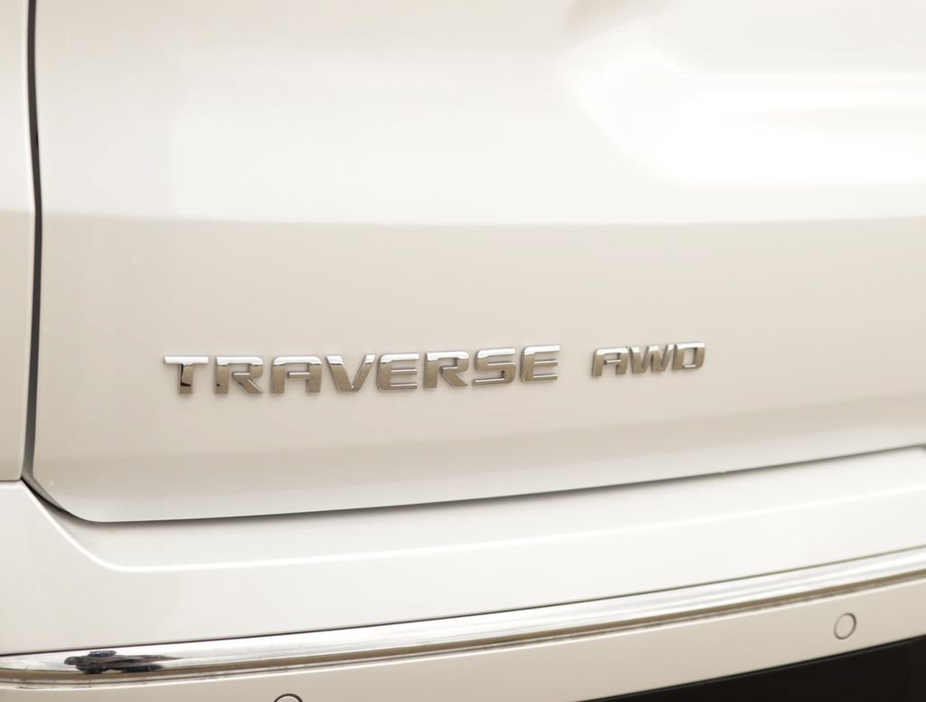 Used 2023 Chevrolet Traverse High Country w/ LPO, Floor Liner Package AWD/4WD image 40