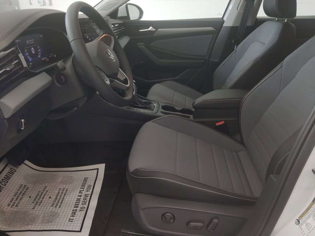 New 2026 Volkswagen Jetta SE image 11