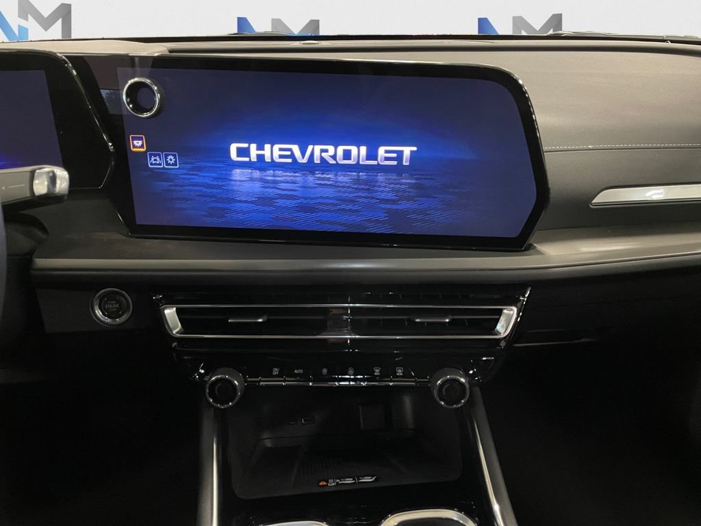 Used 2026 Chevrolet Traverse LT w/ Driver Confidence Package AWD/4WD image 11