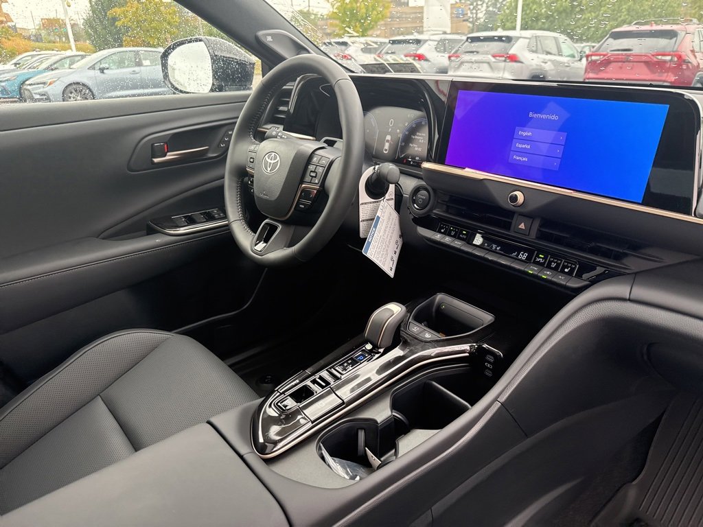 New 2026 Toyota Crown Platinum image 7