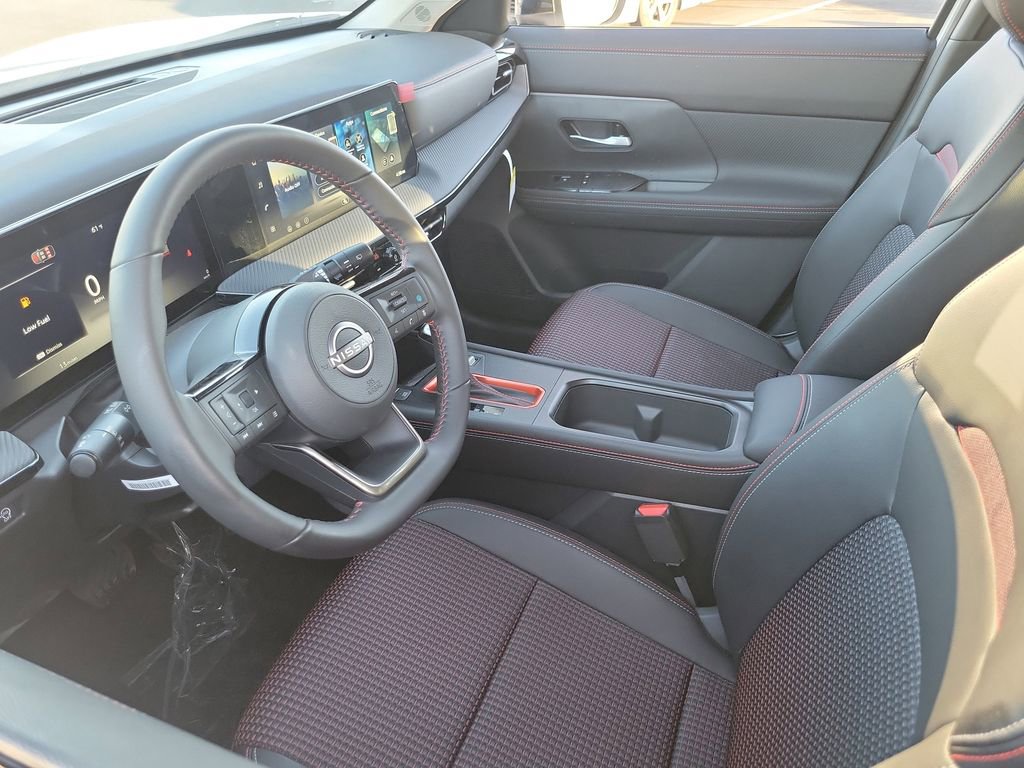 New 2026 Nissan Kicks SR image 3