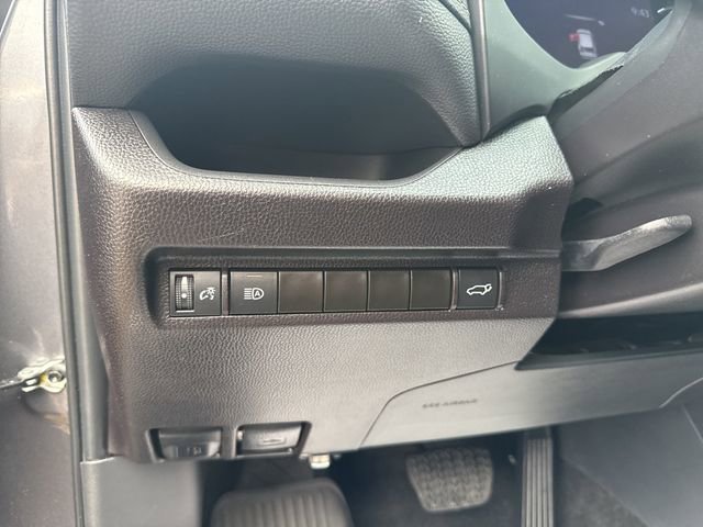 Used 2023 Toyota RAV4 XLE w/ Convenience Package image 23