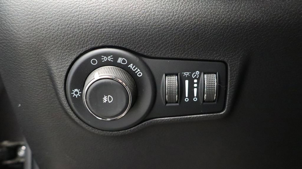 Certified 2022 Jeep Compass Limited AWD/4WD image 32