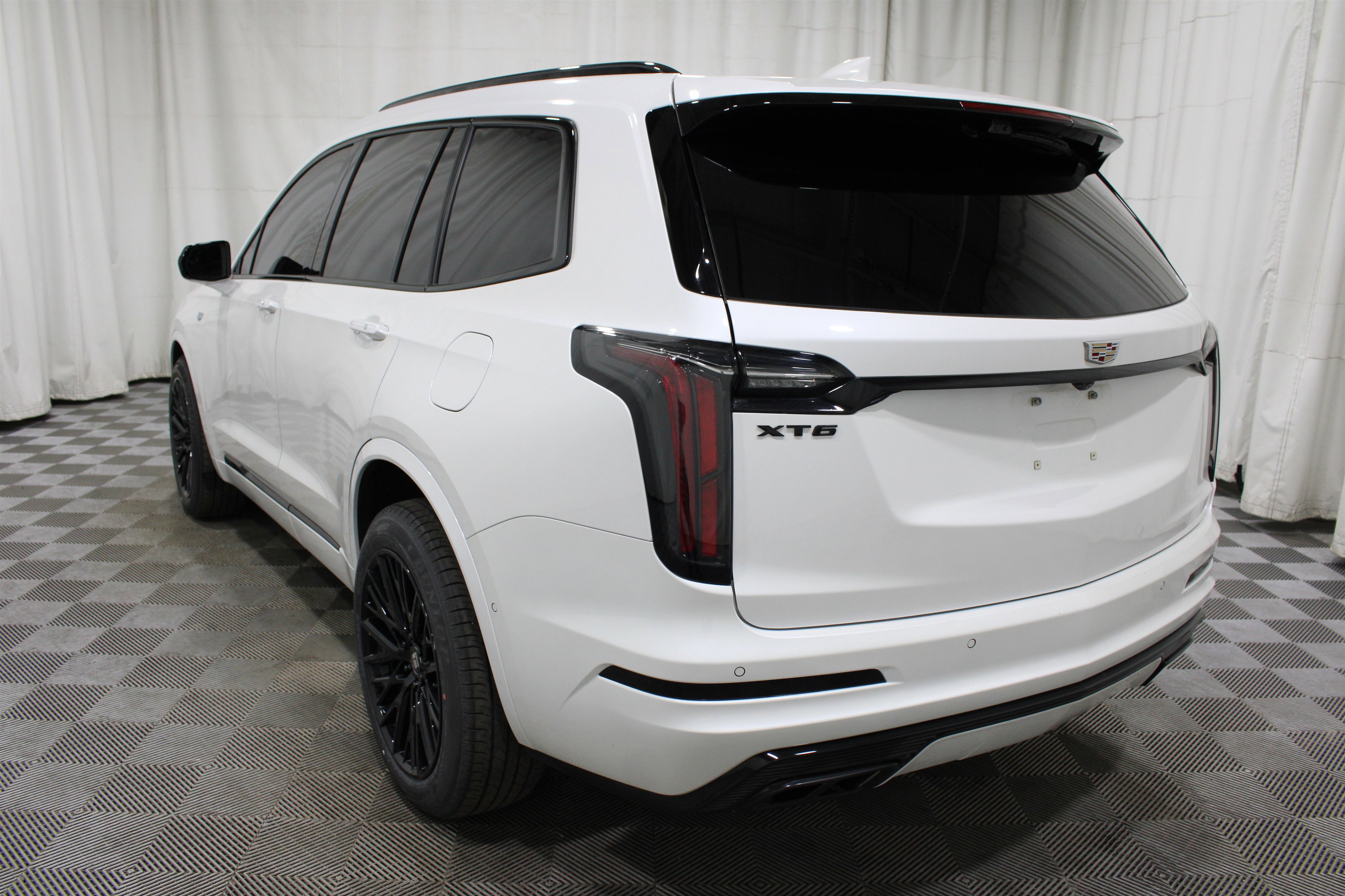 Certified 2023 Cadillac XT6 Sport w/ Technology Package AWD/4WD image 39