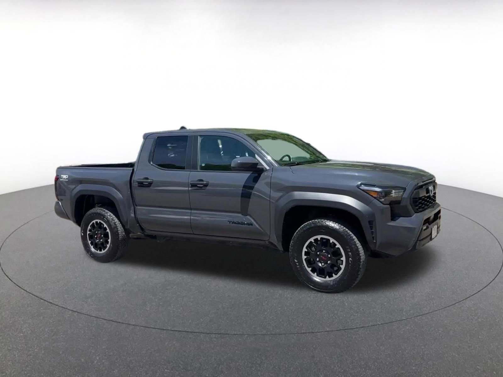 Used 2025 Toyota Tacoma TRD Off-Road AWD/4WD image 2