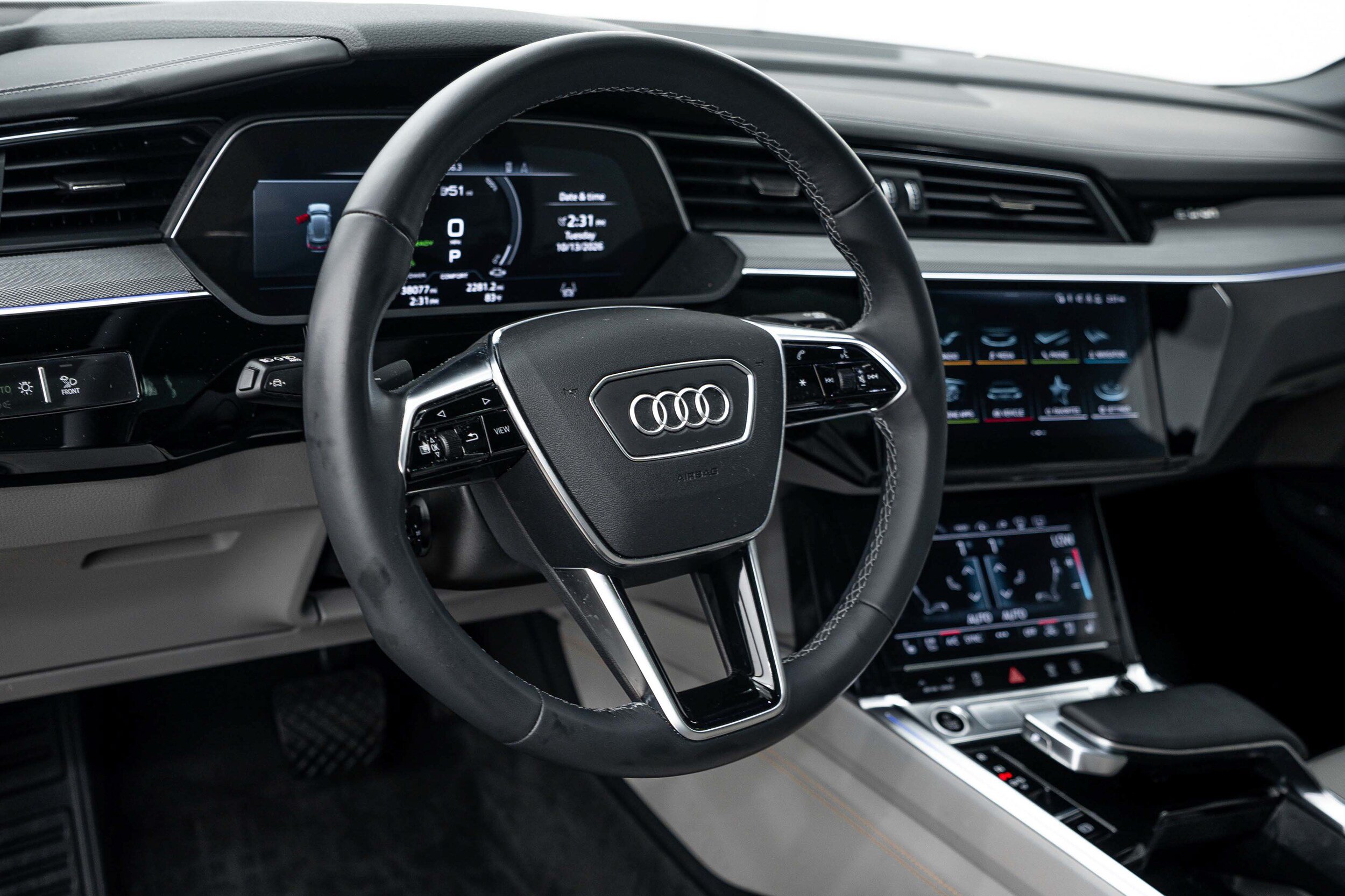 Certified 2024 Audi Q8 e-tron Prestige w/ Prestige Package AWD/4WD image 9