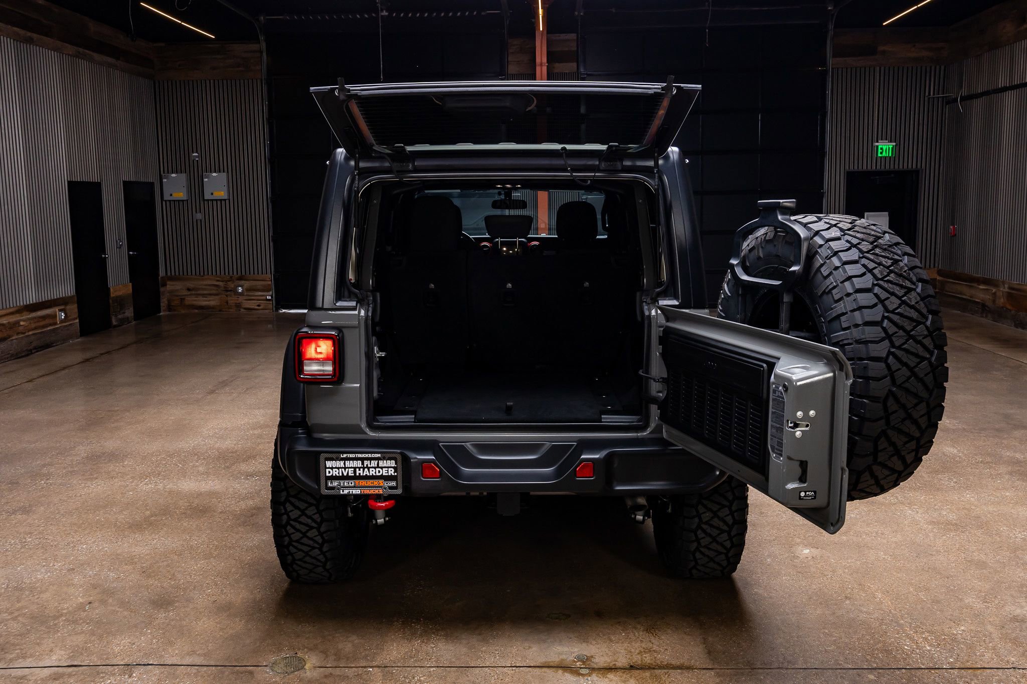 Used 2021 Jeep Wrangler Unlimited Rubicon AWD/4WD image 9