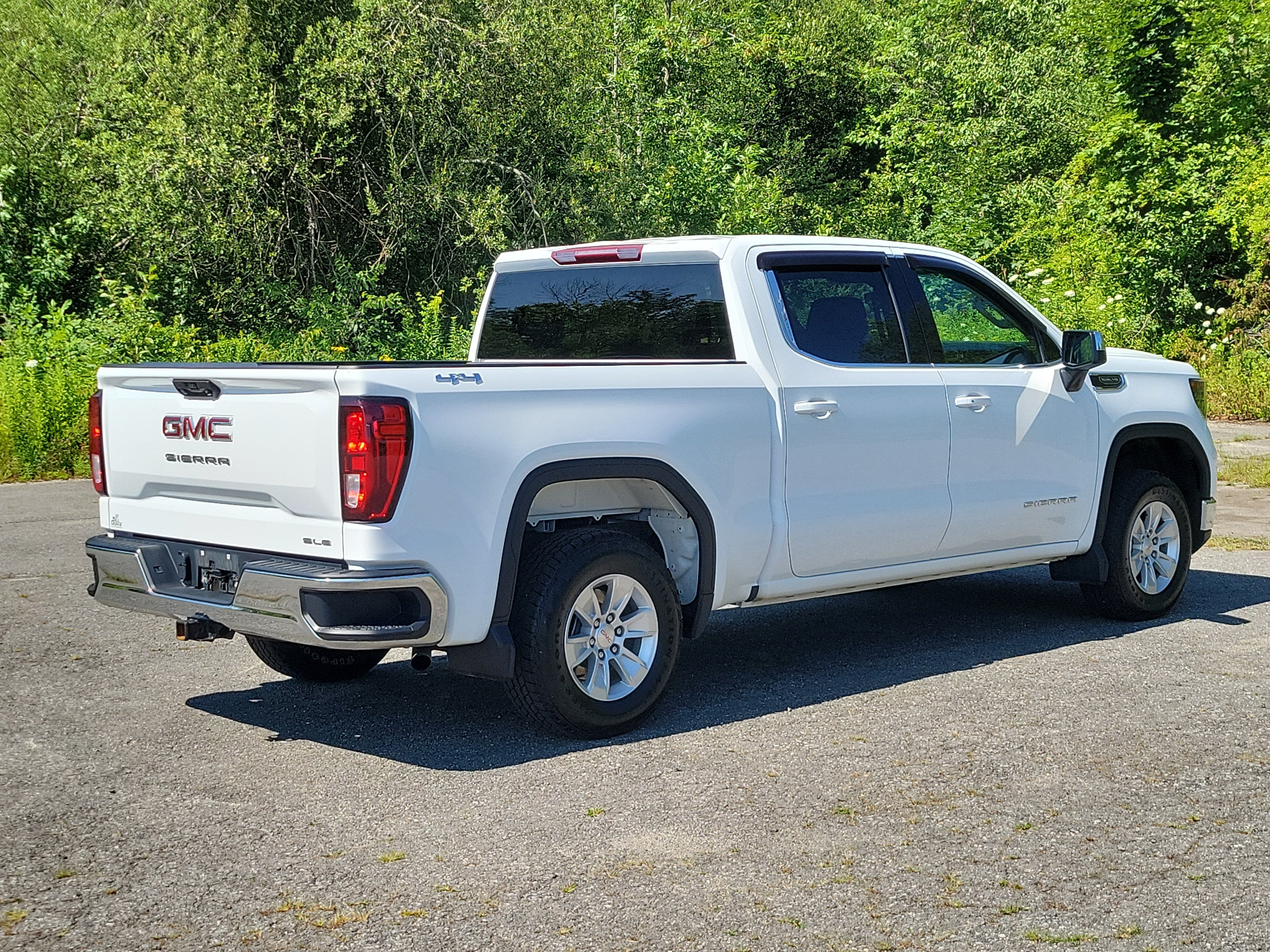 Used 2024 GMC Sierra 1500 SLE w/ LPO, GMC Protection Package AWD/4WD image 5