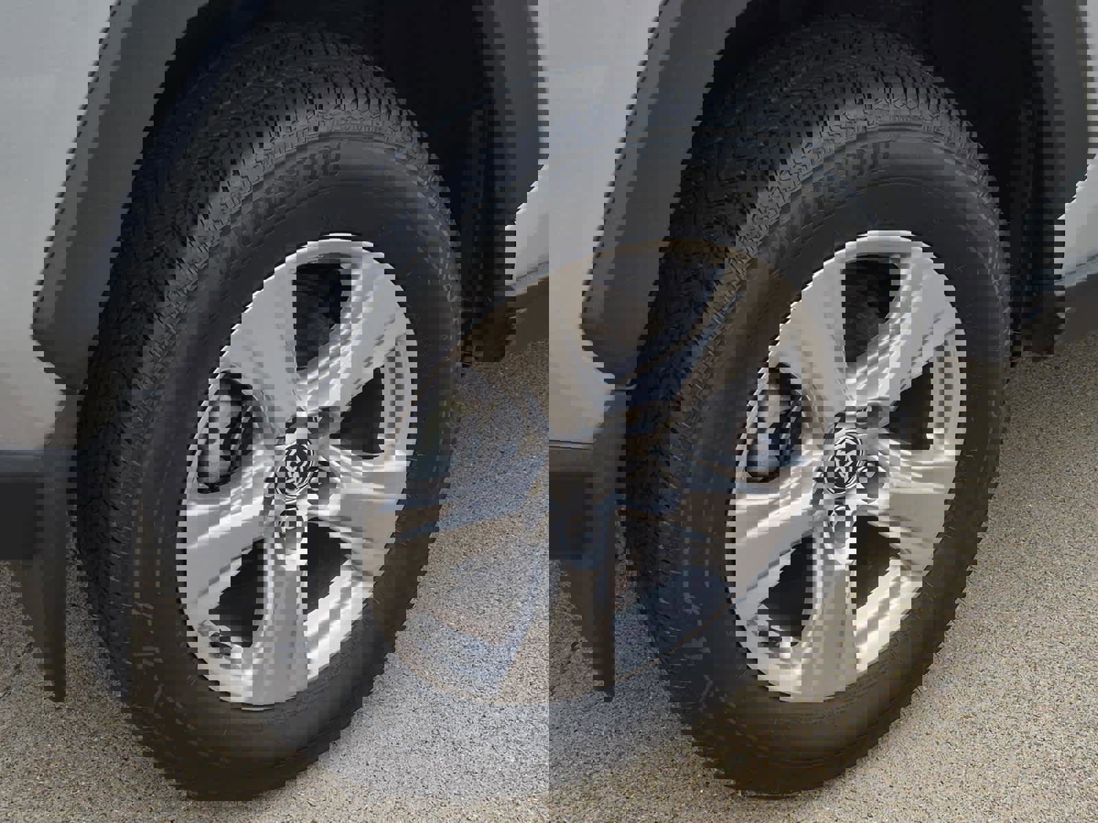 Used 2023 Toyota RAV4 XLE w/ Convenience Package image 7