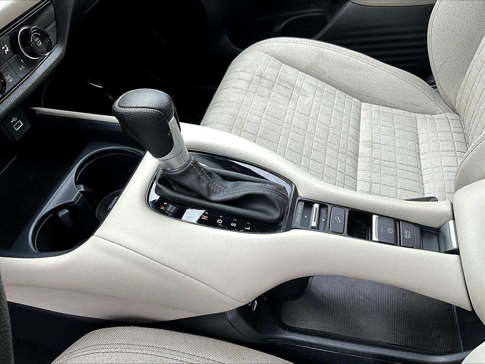 Certified 2024 Honda HR-V LX image 18