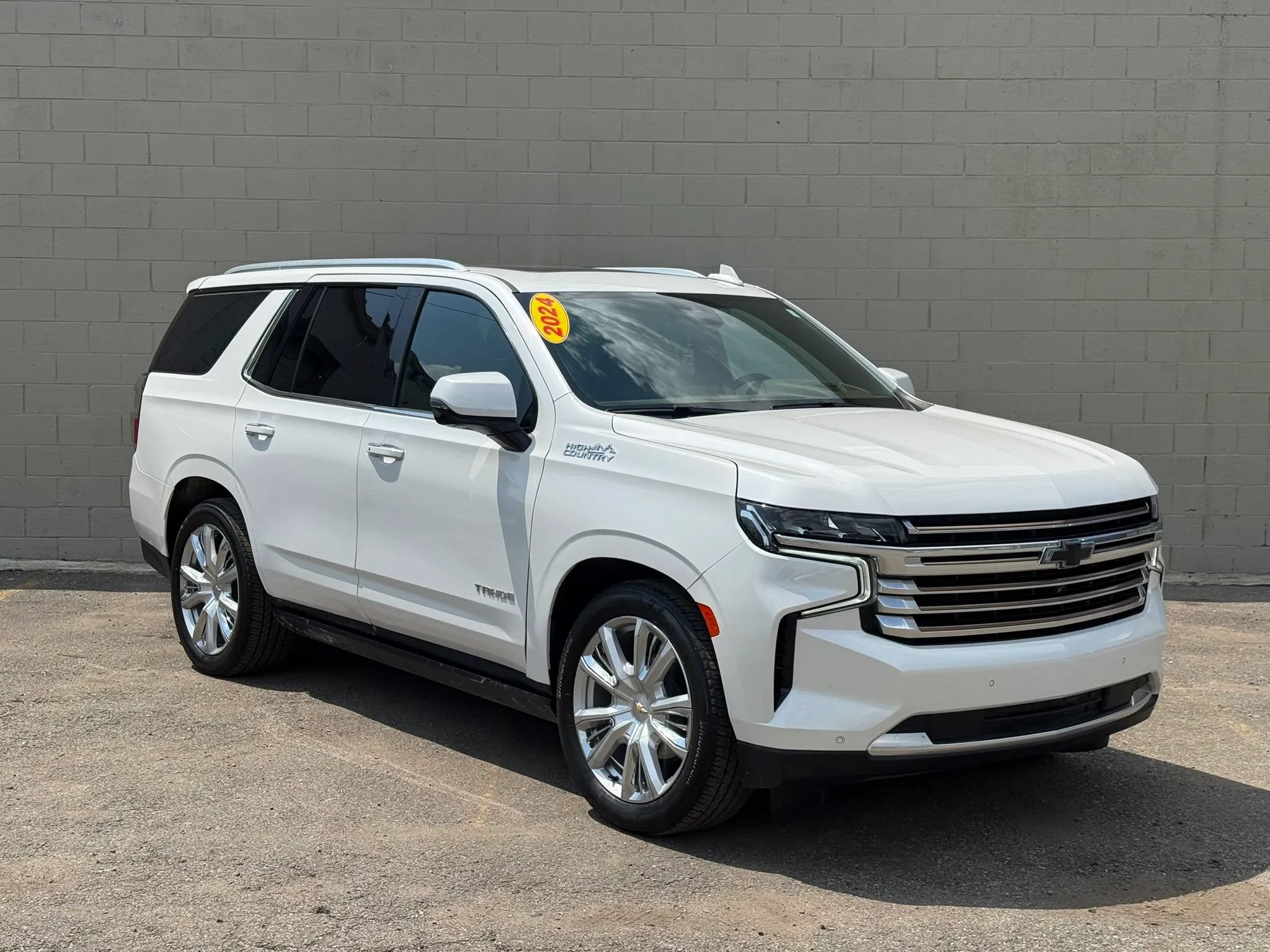 Used 2024 Chevrolet Tahoe High Country AWD/4WD image 15