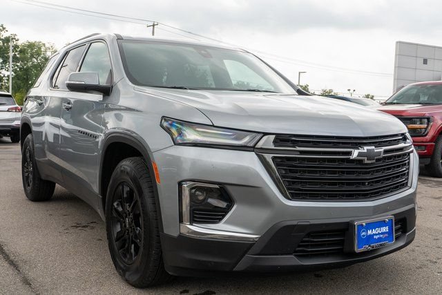 Used 2023 Chevrolet Traverse LT FWD image 4