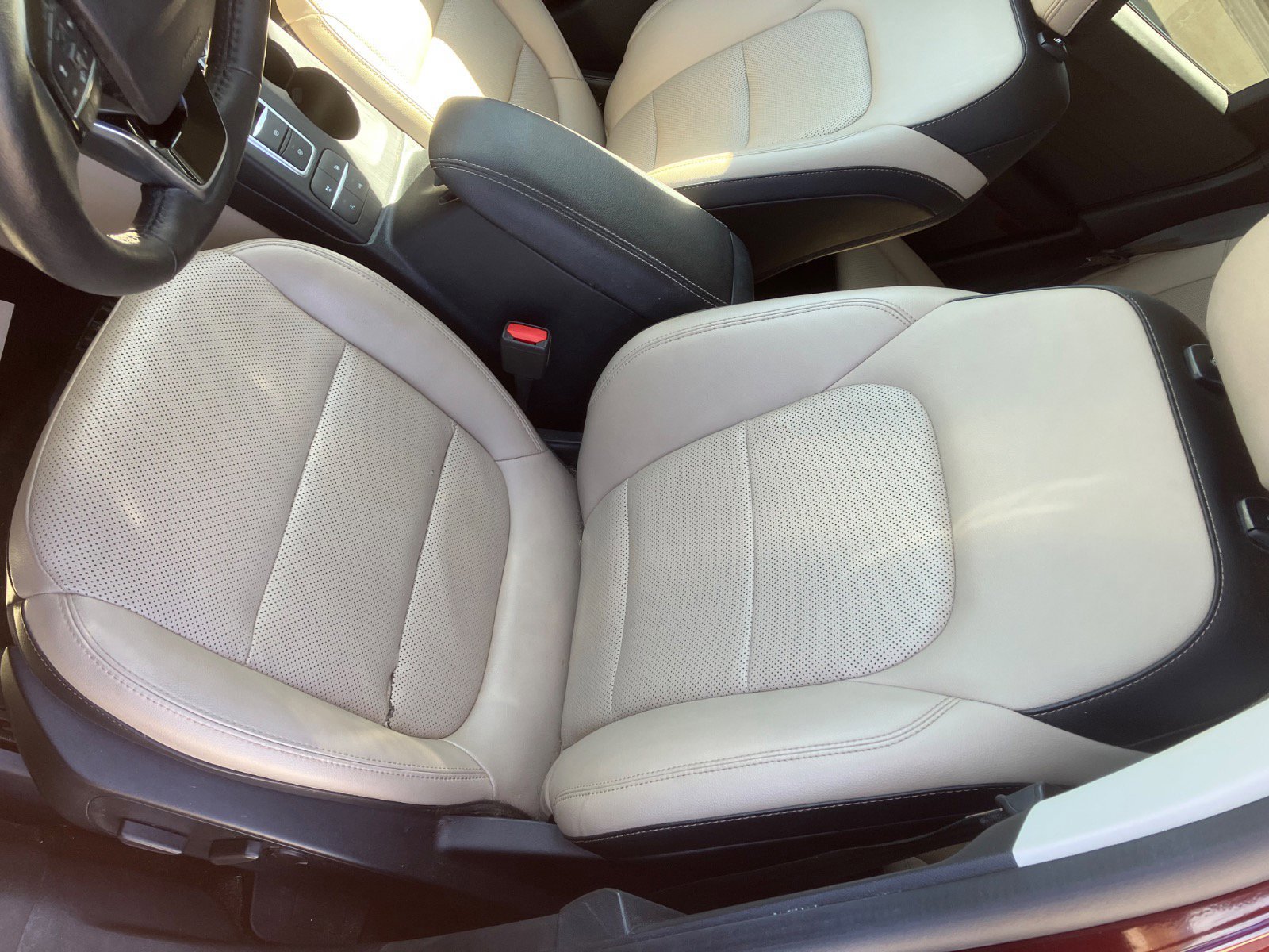 Used 2021 Ford Escape Titanium AWD/4WD image 19
