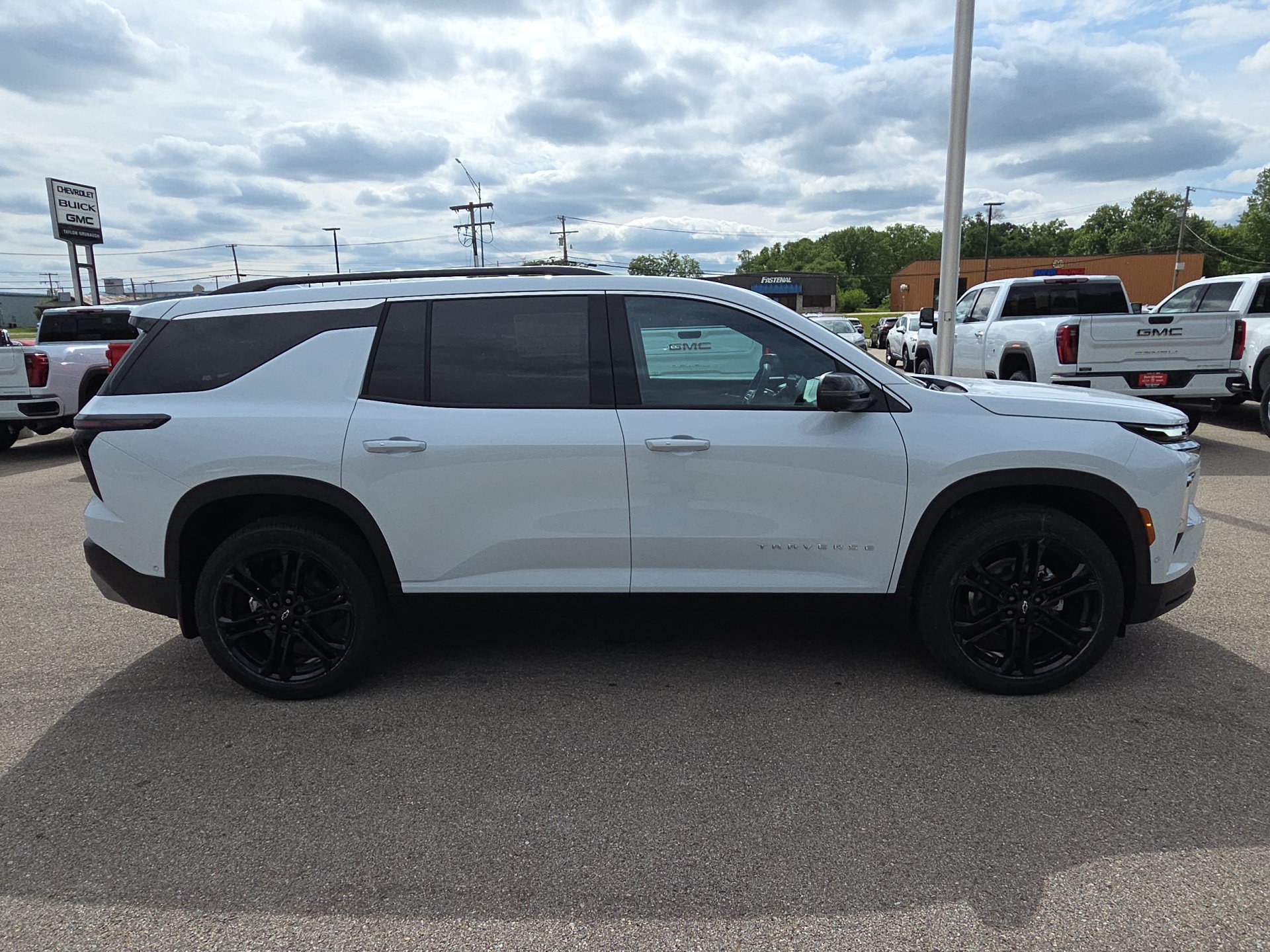 New 2026 Chevrolet Traverse LT w/ Enhanced Driving Package FWD image 9