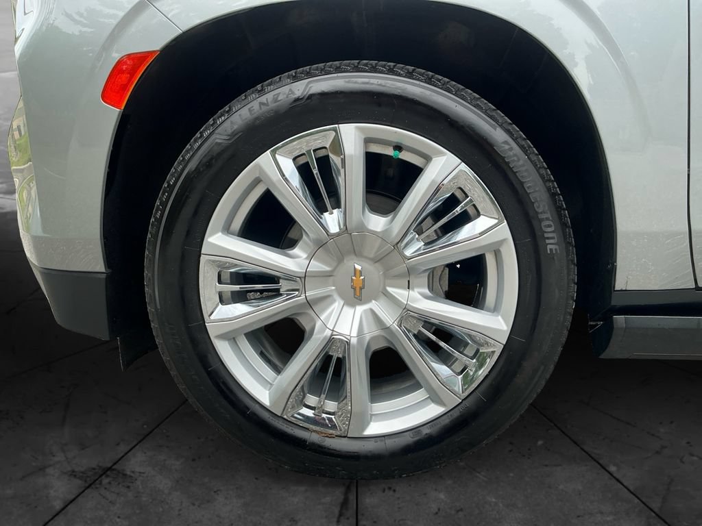 Used 2024 Chevrolet Tahoe High Country AWD/4WD image 15