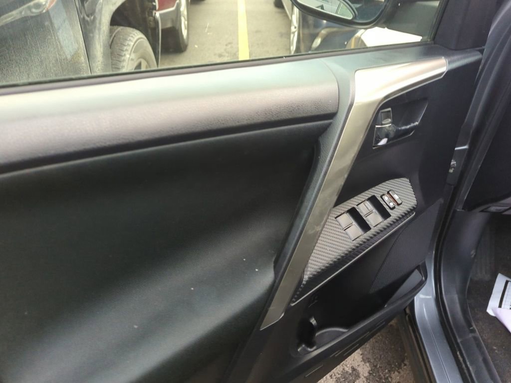 Used 2015 Toyota RAV4 XLE image 8