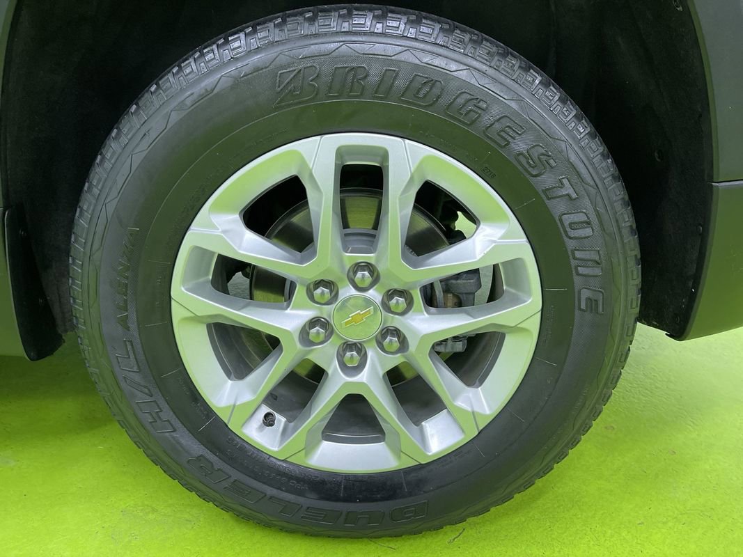 Used 2019 Chevrolet Traverse LT w/ LPO, 'HIT The Road' Package image 15