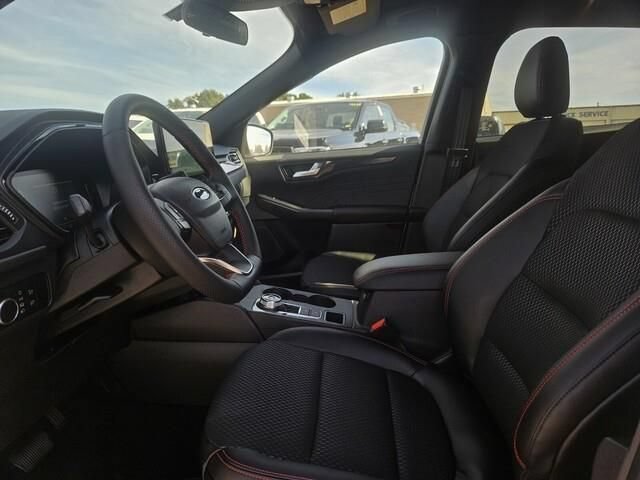 New 2026 Ford Escape ST-Line w/ Tech Pack #1 FWD image 8