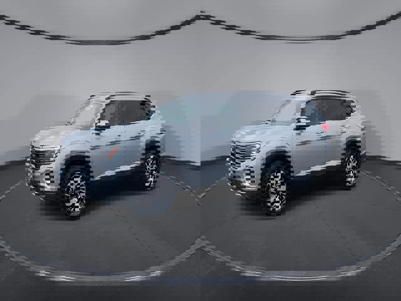 Used 2025 Volkswagen Atlas SE image 4