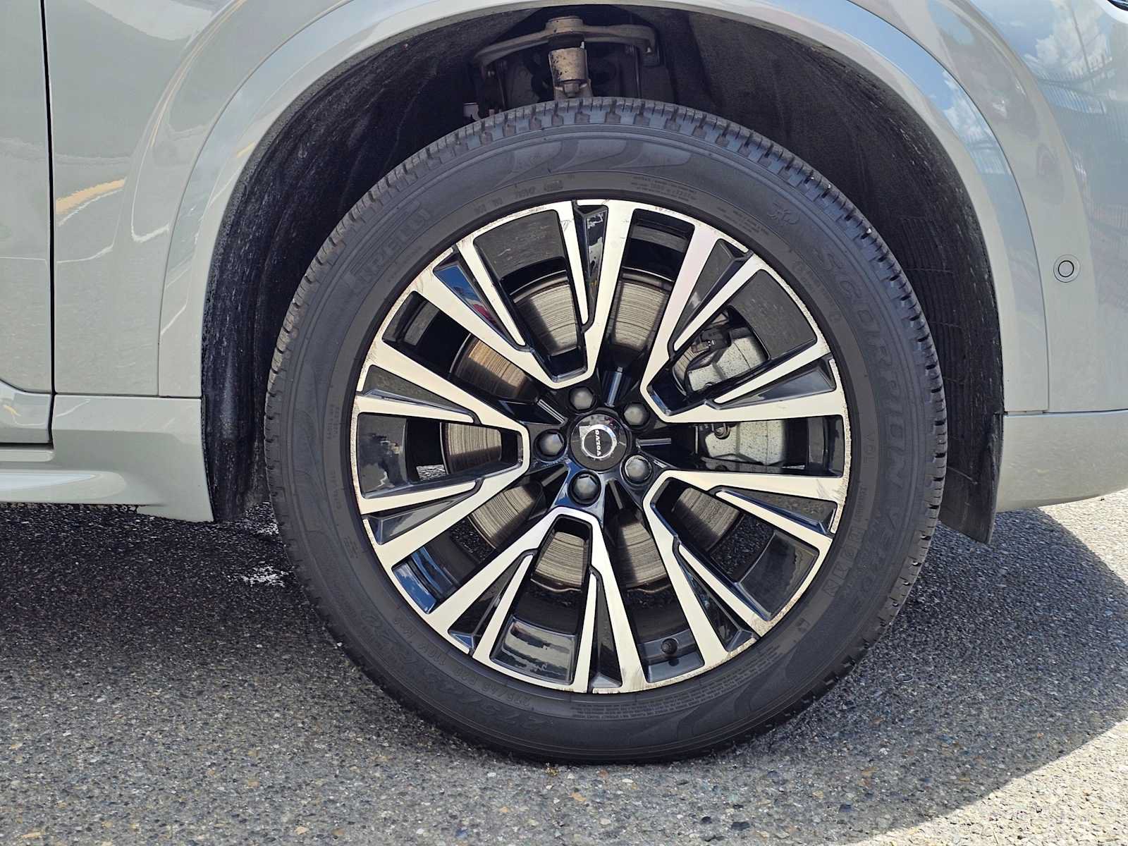 Certified 2025 Volvo XC90 T8 Plus w/ Protection Package Premier AWD/4WD image 9
