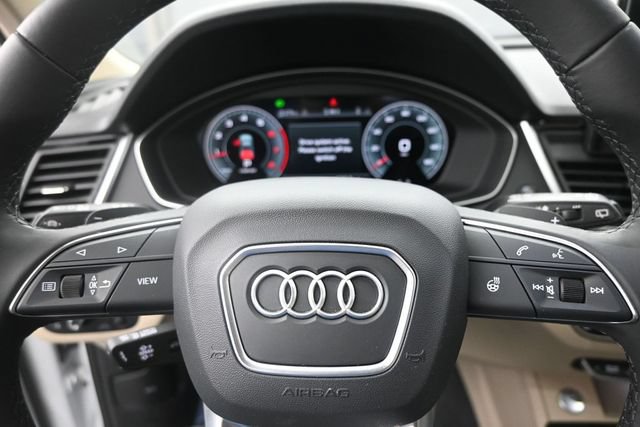 Used 2025 Audi Q5 2.0T Premium Plus w/ Premium Plus Package AWD/4WD image 13