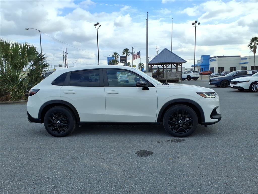 Used 2023 Honda HR-V Sport image 9