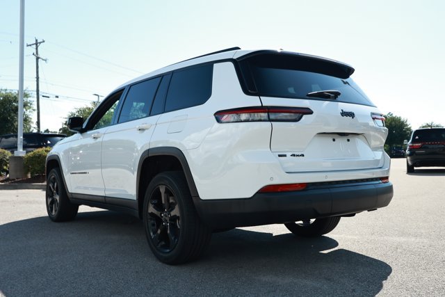 Used 2023 Jeep Grand Cherokee L Laredo AWD/4WD image 8