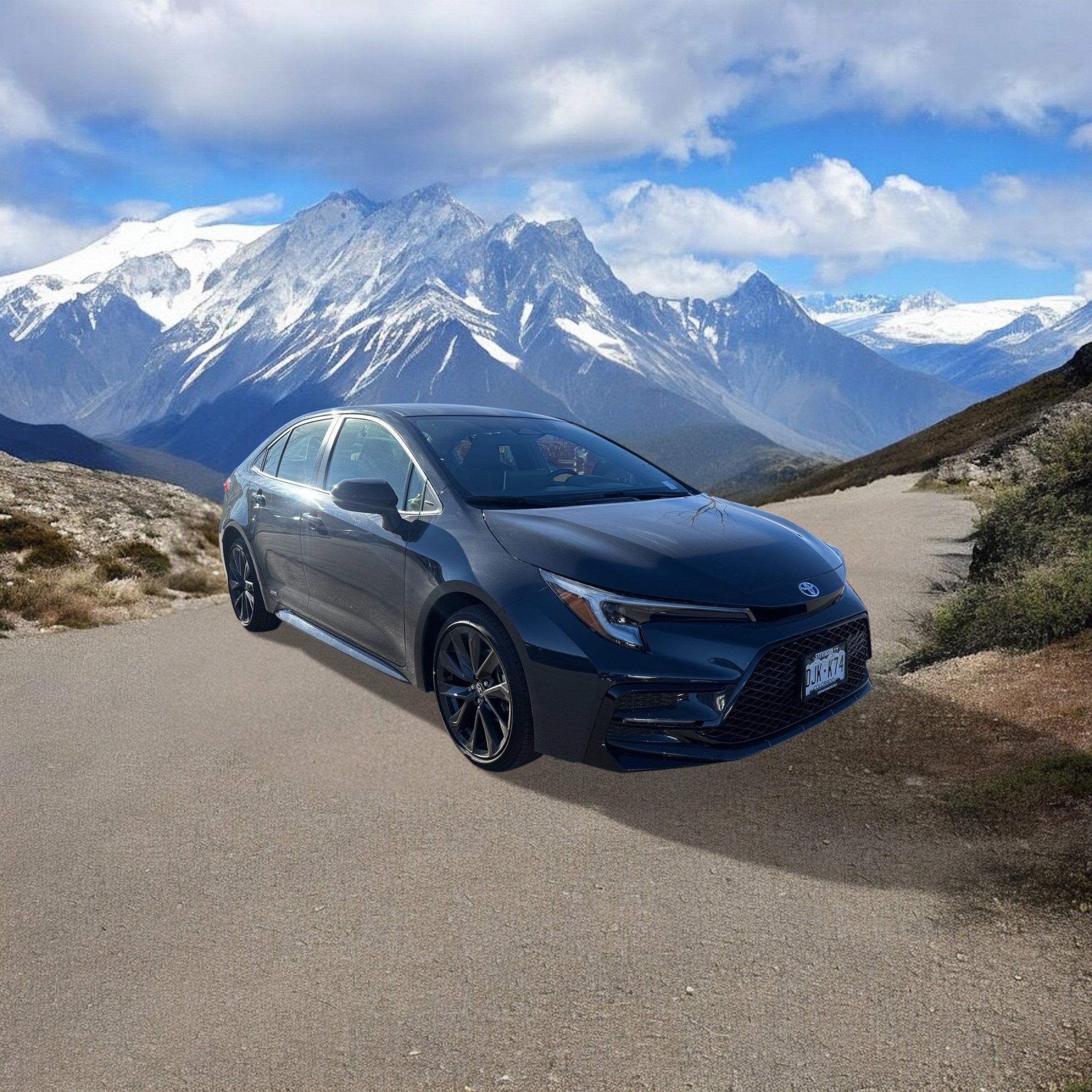 Used 2025 Toyota Corolla SE w/ SE Premium Package image 7