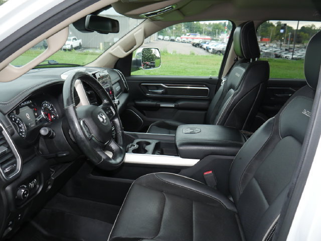 Used 2019 RAM 1500 Laramie AWD/4WD image 2