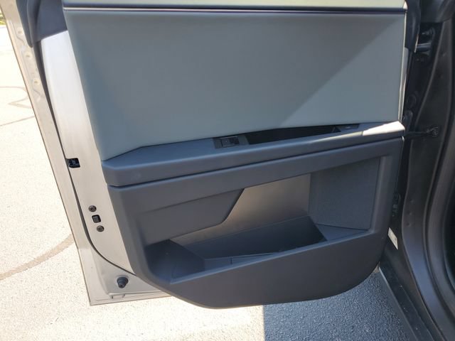 Used 2025 Tesla Cybertruck AWD Crew Cab image 26