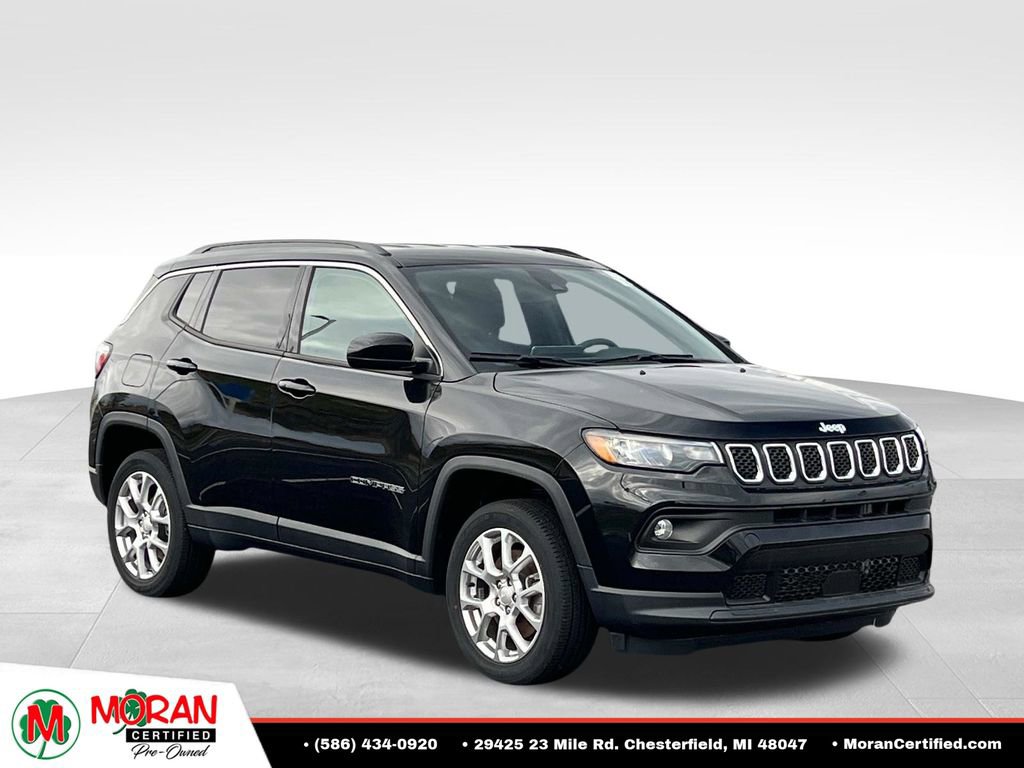 Used 2023 Jeep Compass Latitude AWD/4WD image 7