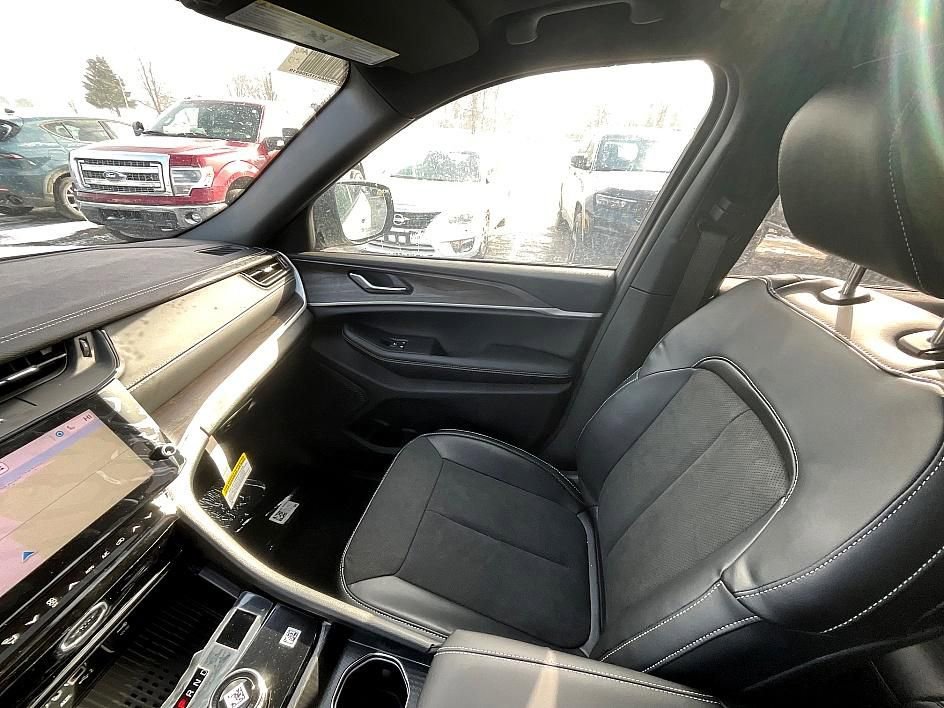 New 2026 Jeep Grand Cherokee Laredo image 29