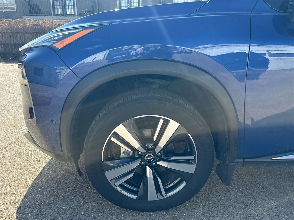 Used 2022 Nissan Rogue SL w/ SL Premium Package image 5