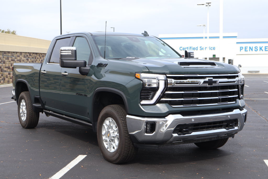 New 2026 Chevrolet Silverado 2500 LTZ w/ LTZ Premium Package AWD/4WD image 10