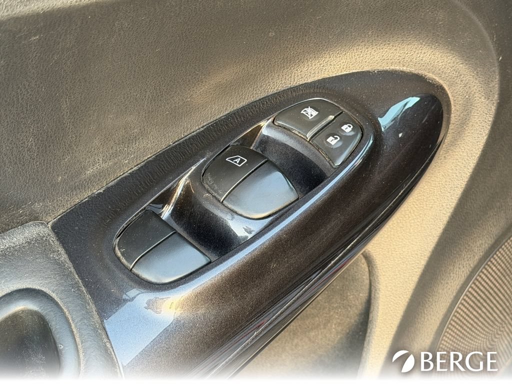 Used 2014 Nissan Juke NISMO RS FWD image 14