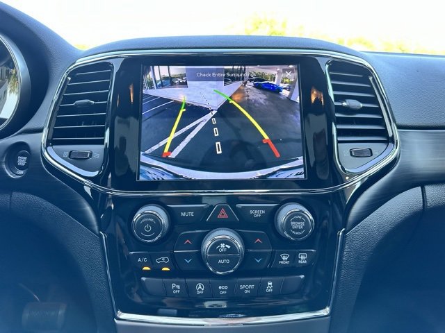 Used 2022 Jeep Grand Cherokee Laredo X image 21