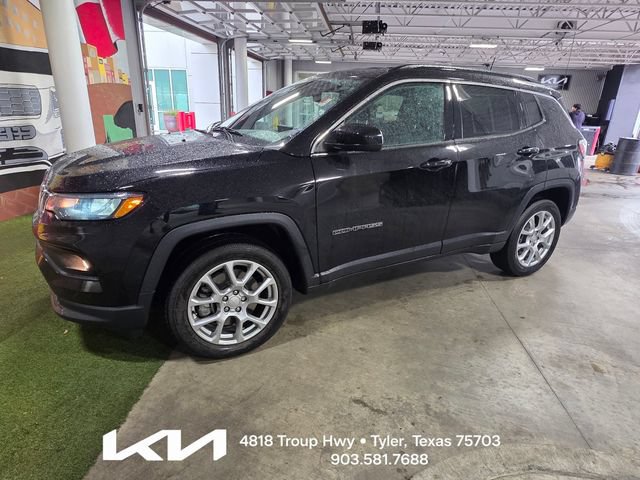 Used 2023 Jeep Compass Latitude AWD/4WD image 5