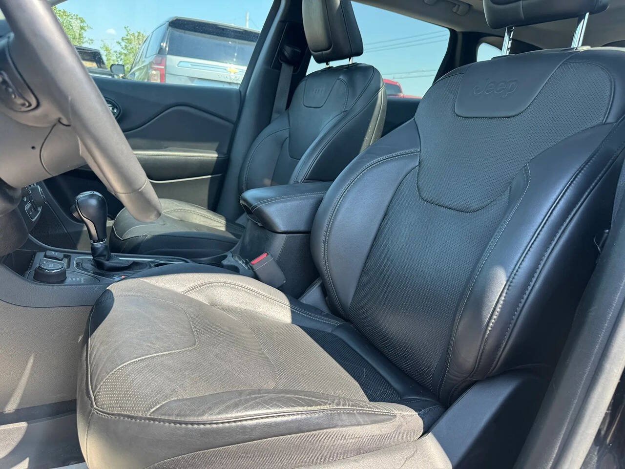 Used 2021 Jeep Cherokee Limited w/ Mopar Interior Package AWD/4WD image 9