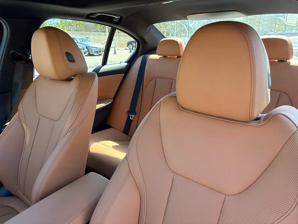 Used 2026 BMW 330i Sedan w/ Premium Package RWD image 19