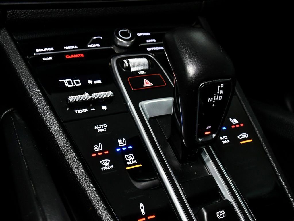 Used 2022 Porsche Cayenne Platinum Edition AWD/4WD image 31