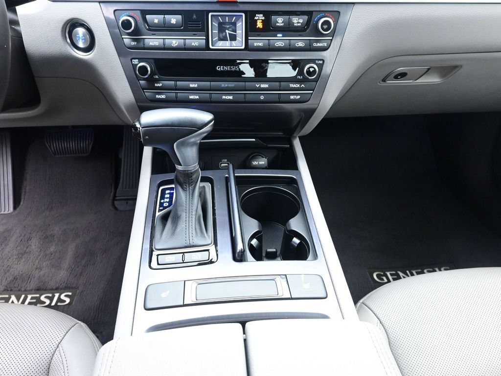 Used 2020 Genesis G80 3.8 RWD image 13