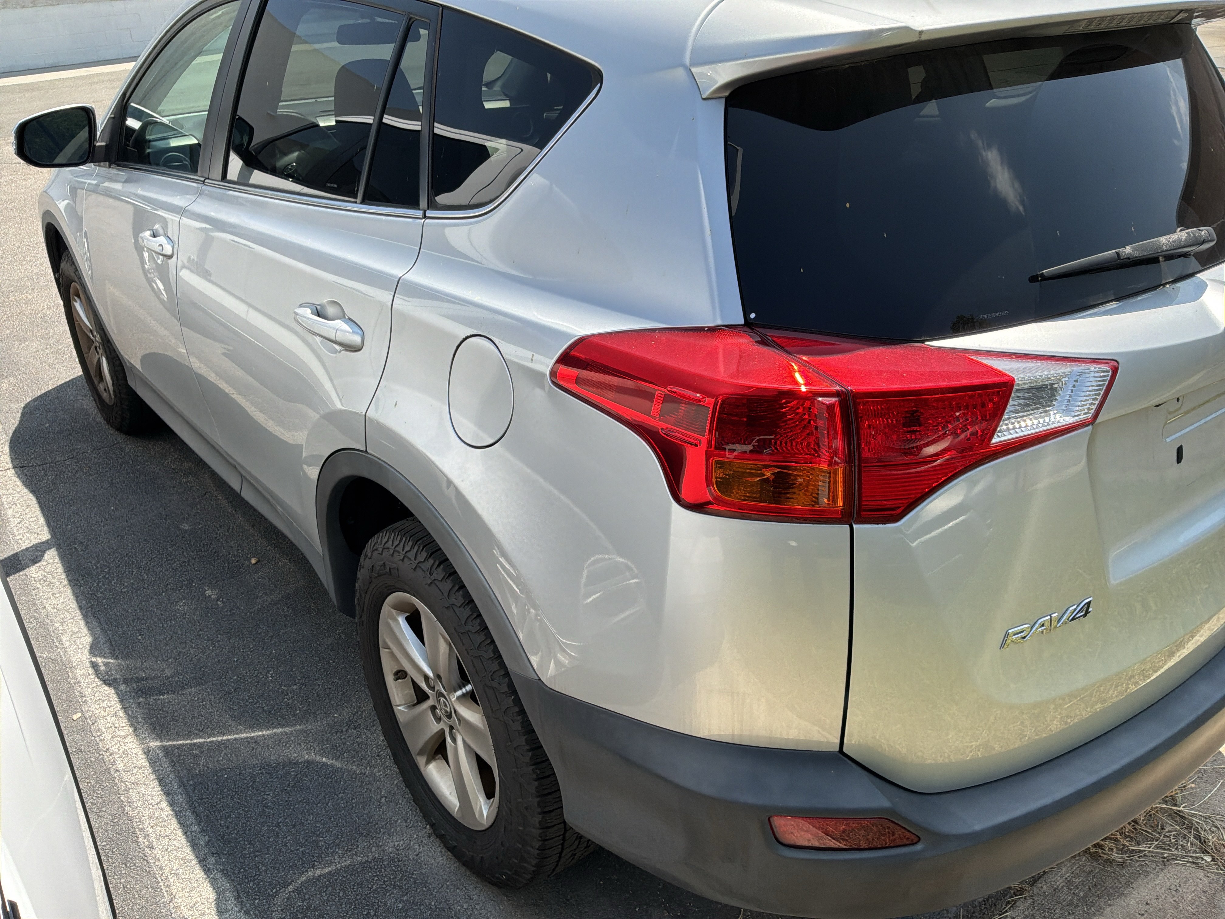 Used 2015 Toyota RAV4 XLE FWD image 41