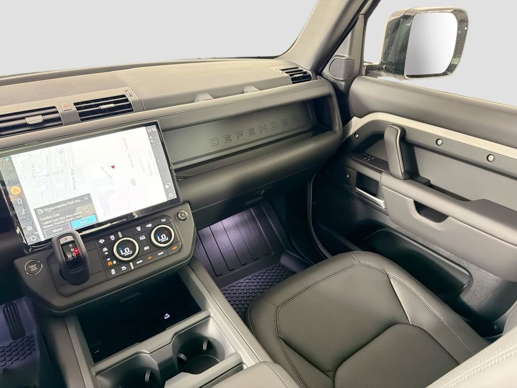 New 2026 Land Rover Defender 130 X-Dynamic SE AWD/4WD image 25