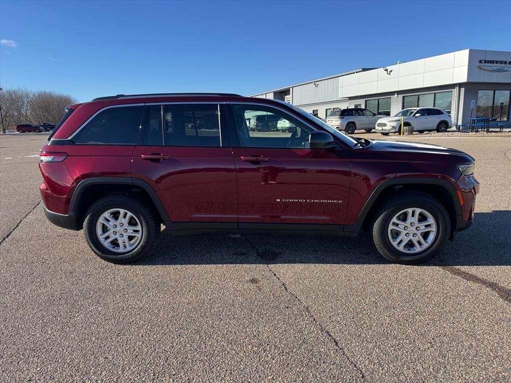 Used 2024 Jeep Grand Cherokee Laredo video 2