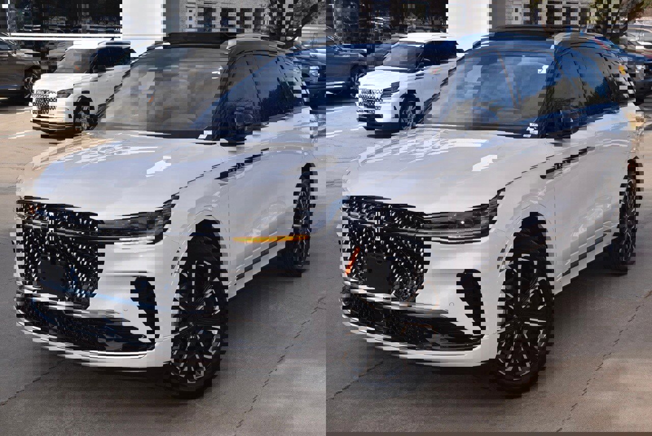 Certified 2026 Lincoln Nautilus Reserve image 42